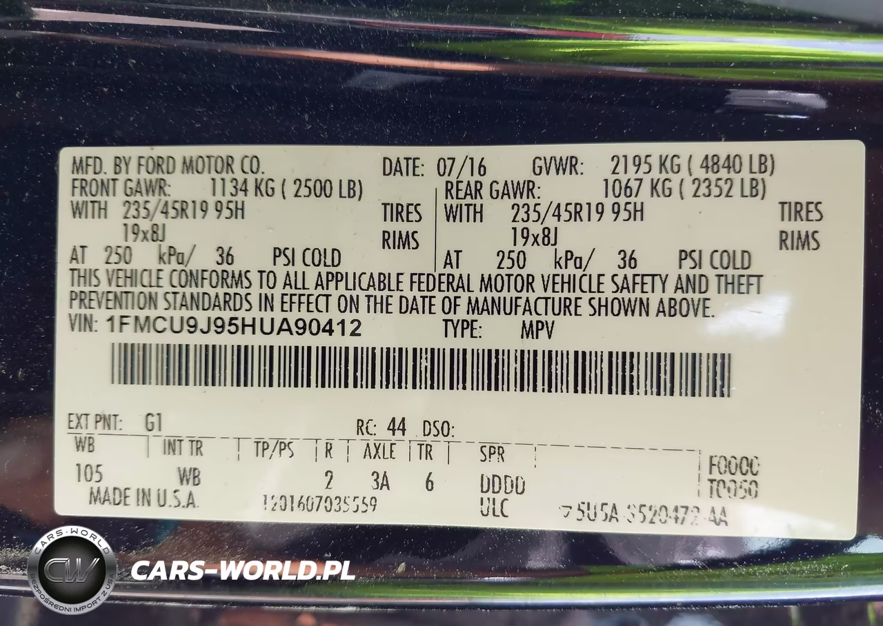 2017 Ford Escape Titanium VIN:1FMCU9J95HUA90412 - 9