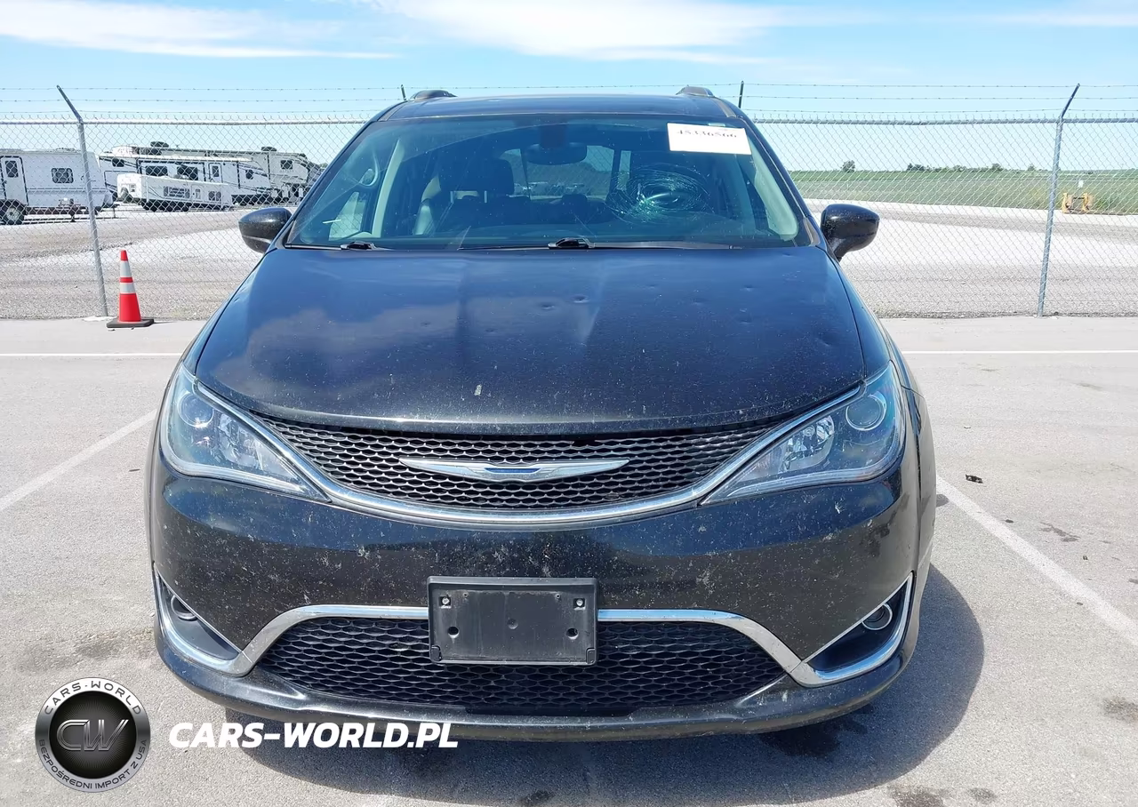 2018 Chrysler Pacifica Touring L VIN:2C4RC1BG8JR235932 - 12
