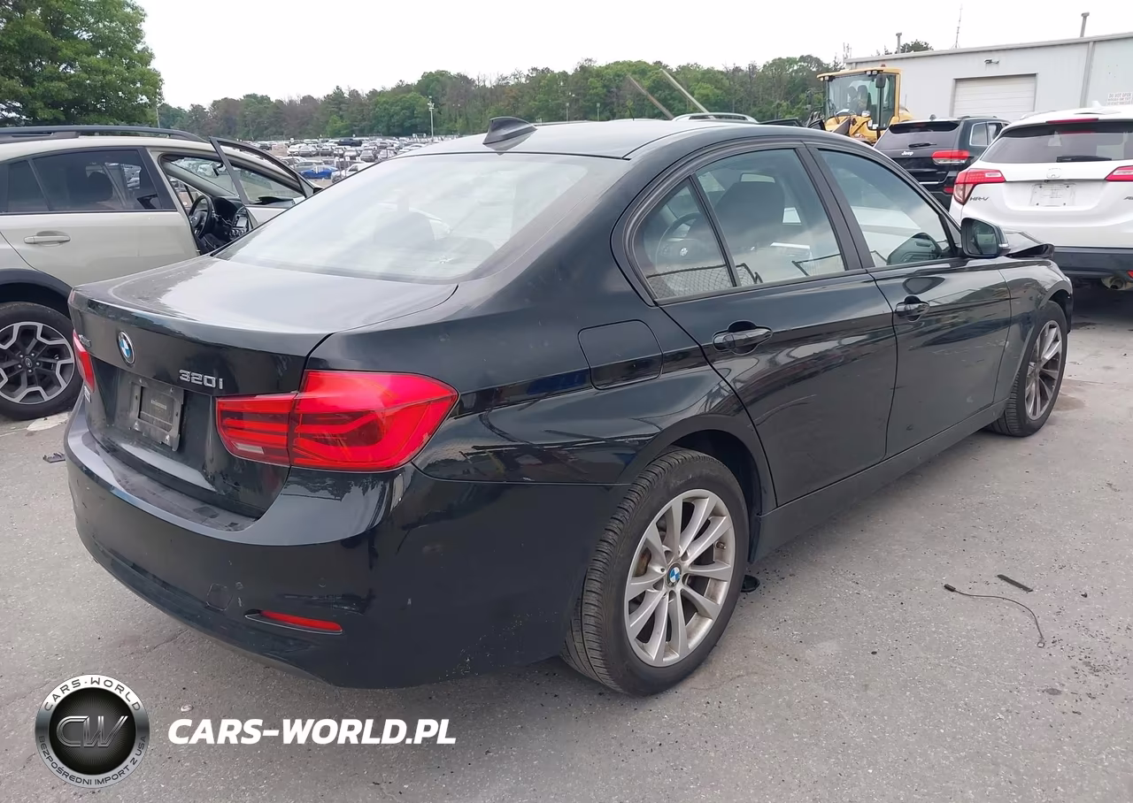 2016 BMW 320I xDrive VIN:WBA8E5G52GNT40781 - 4