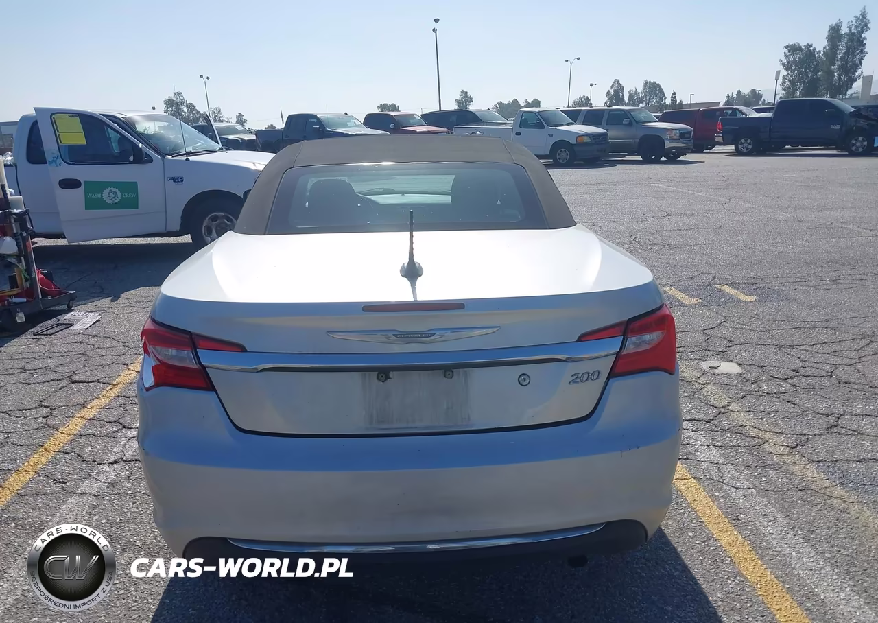 2011 Chrysler 200 Touring VIN:1C3BC2EB7BN606993 - 16