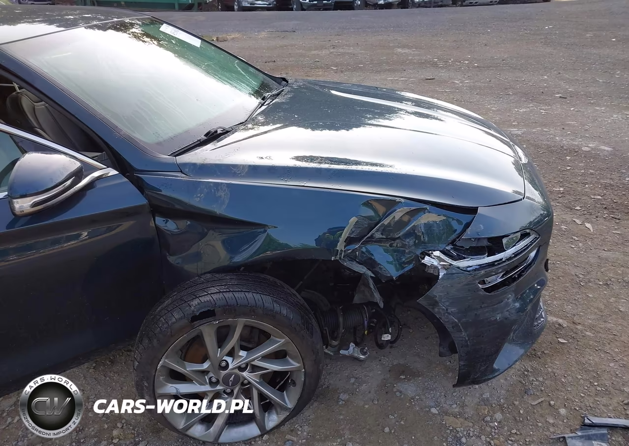 2022 Genesis G70 2.0T Awd VIN:KMTG34TA6NU101188 - 6