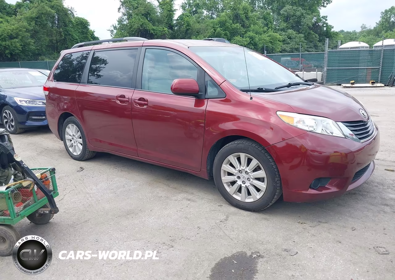 2012 Toyota Sienna Le 7 Passenger – zdjęcie 1 z 16