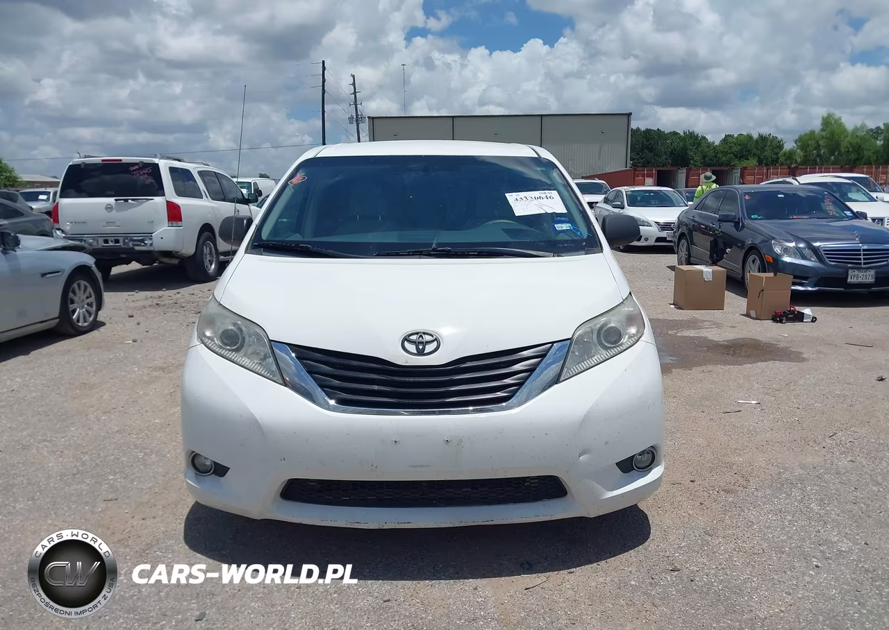 2012 Toyota Sienna Base V6 7 Passenger VIN:5TDZK3DC0CS194313 - 12