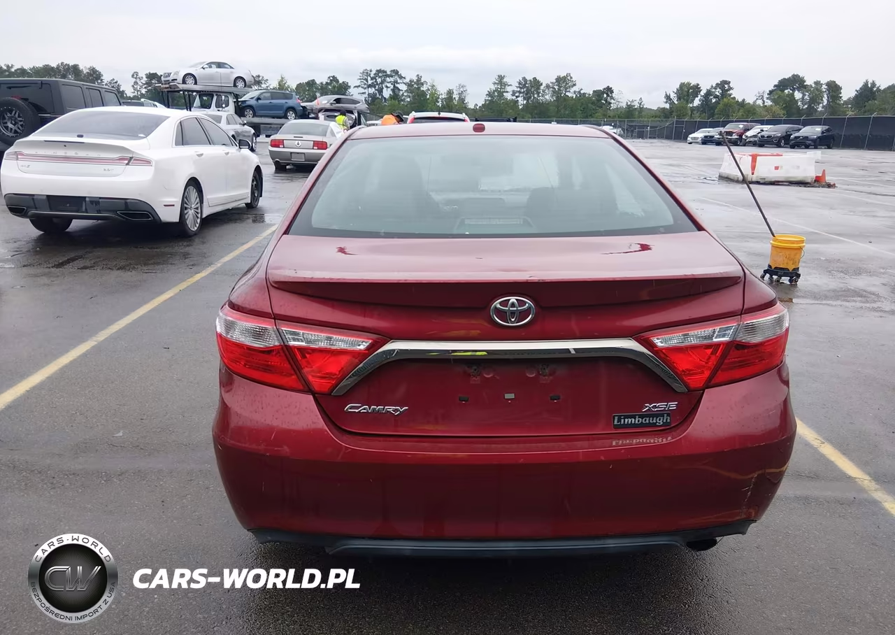 2015 Toyota Camry Xse VIN:4T1BF1FK3FU893316 - 16