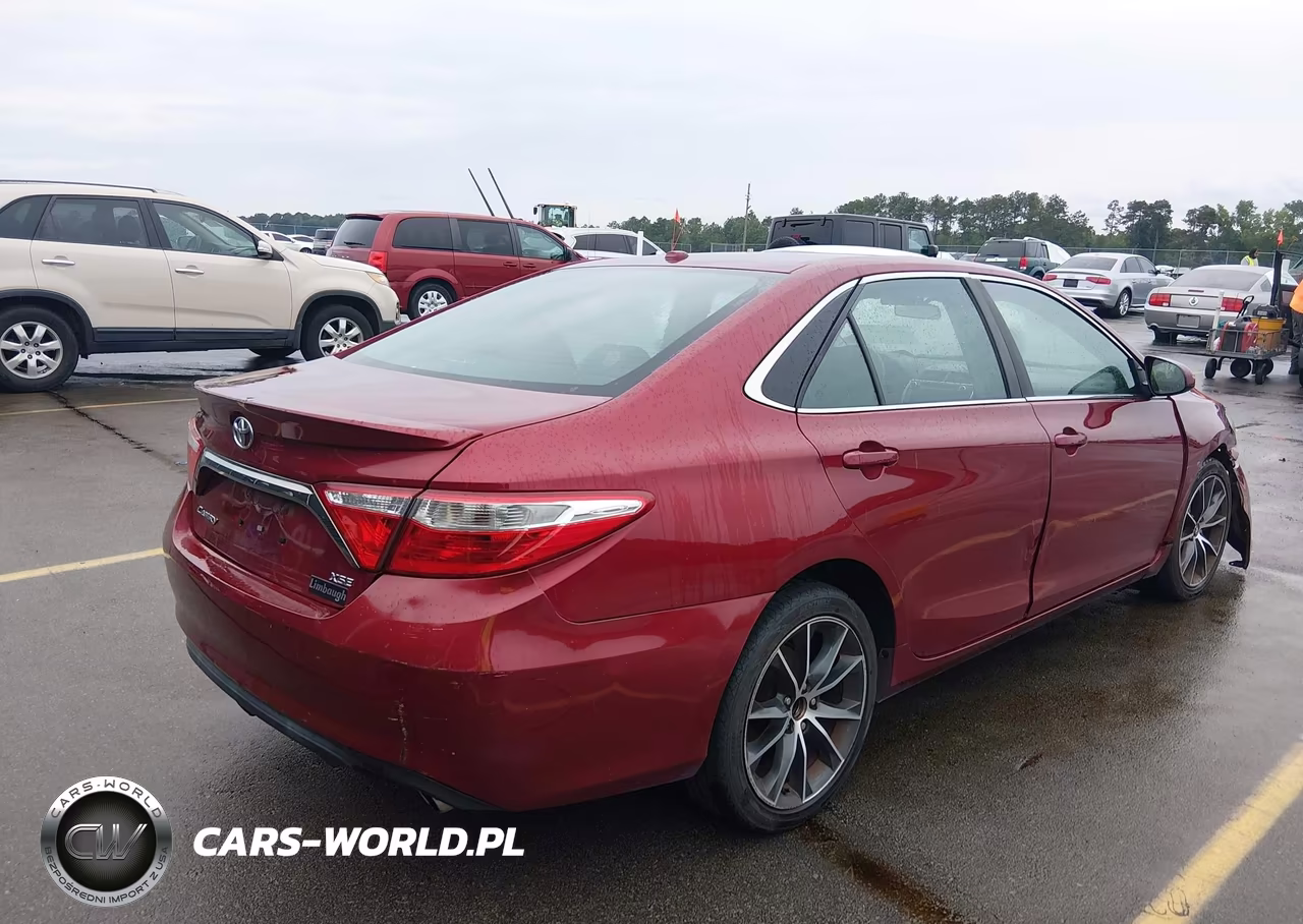 2015 Toyota Camry Xse VIN:4T1BF1FK3FU893316 - 4