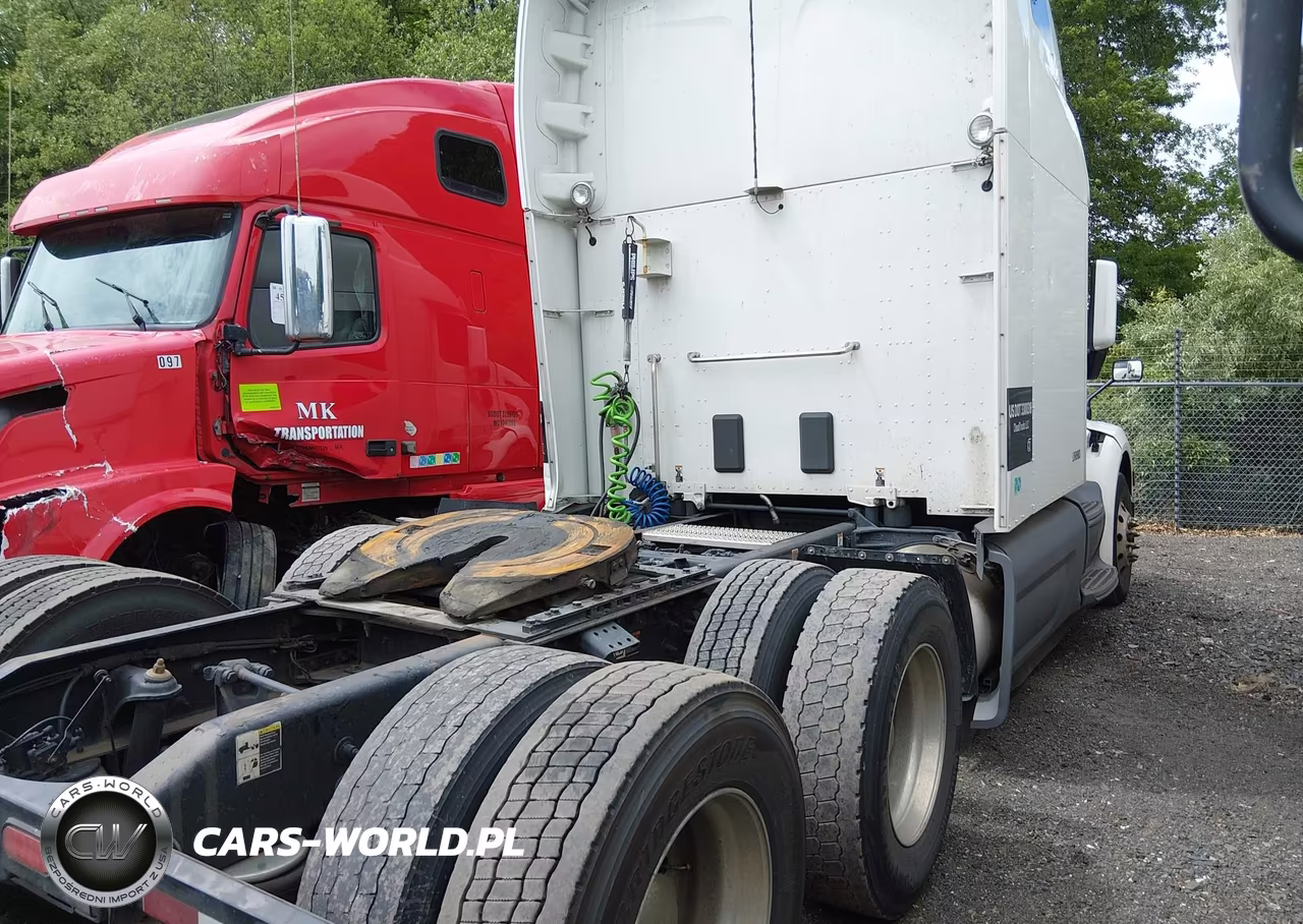 2020 Peterbilt 579 VIN:1XPBDP9X7LD689083 - 4