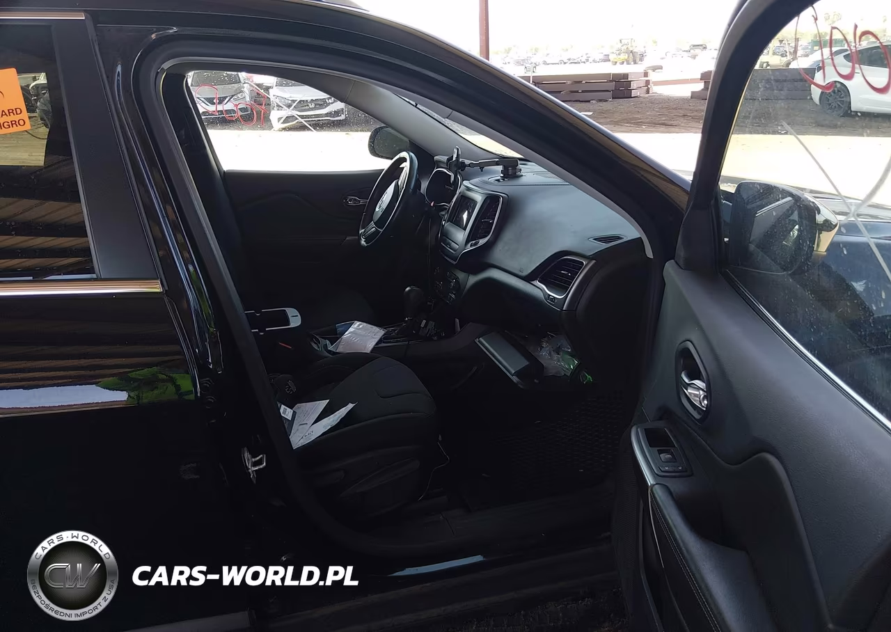 2019 Jeep Cherokee Latitude Fwd VIN:1C4PJLCX1KD406550 - 5