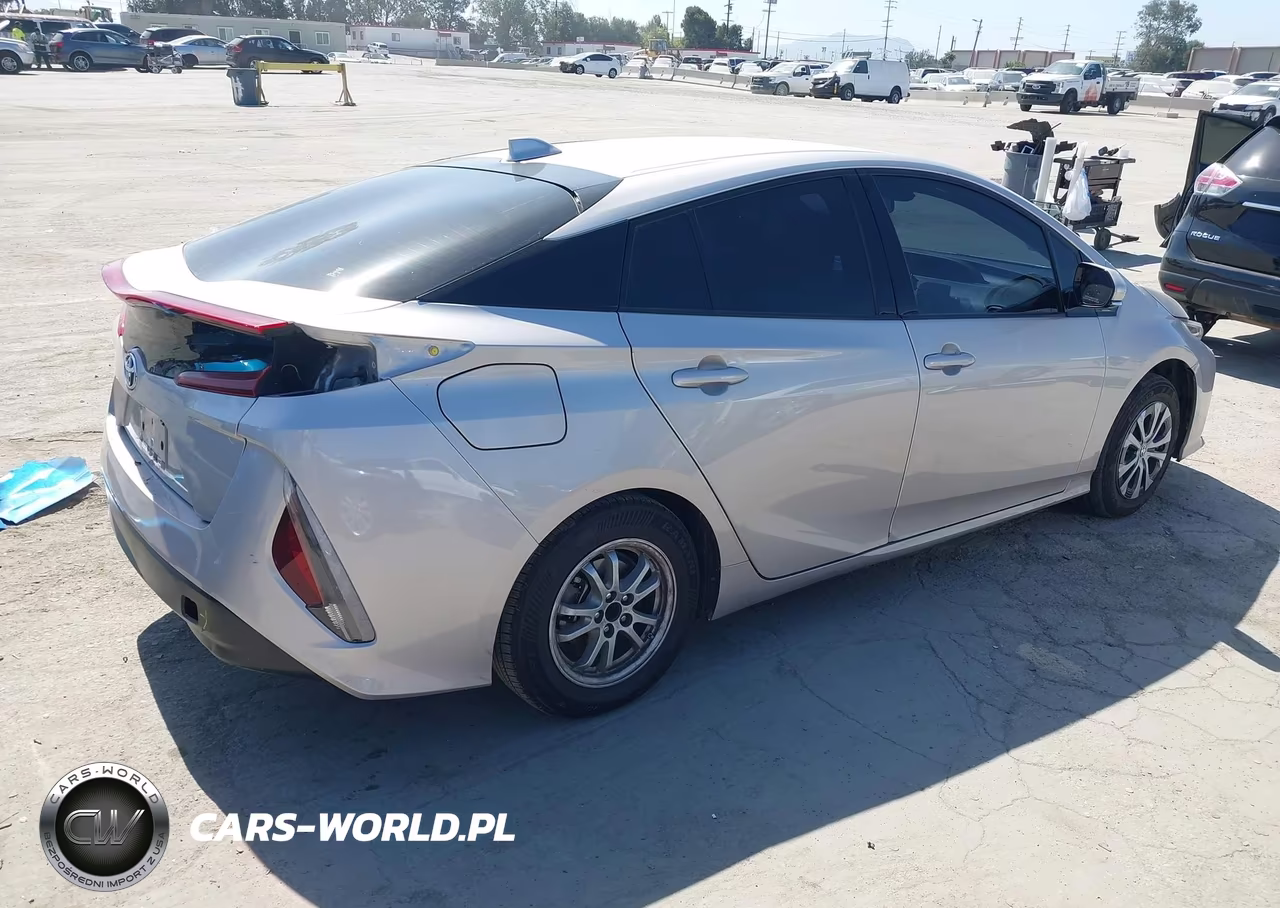 2020 Toyota Prius Prime Le VIN:JTDKARFP3L3127634 - 4