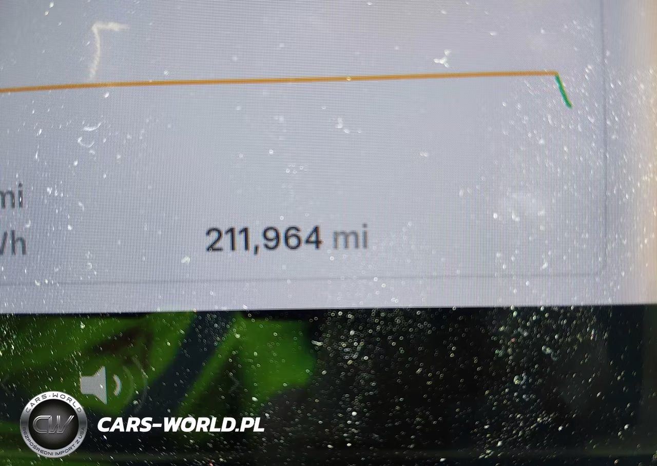 2018 Tesla Model 3 Long Range-Mid Range VIN:5YJ3E1EA5JF071011 - 16