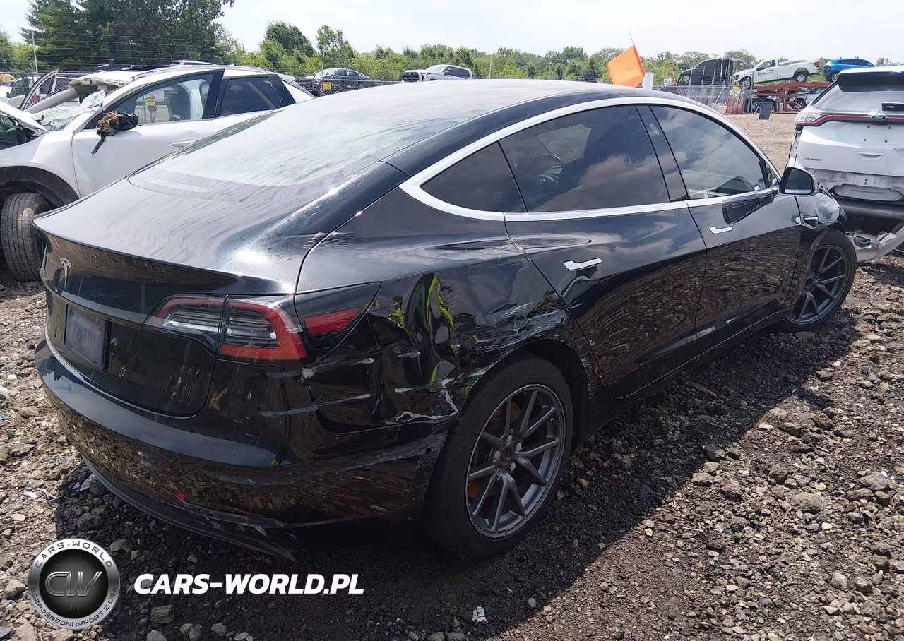 2018 Tesla Model 3 Long Range-Mid Range VIN:5YJ3E1EA5JF071011 - 4