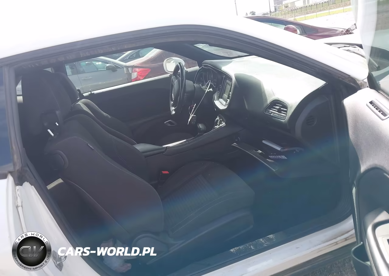 2016 Dodge Challenger Sxt VIN:2C3CDZAG1GH101365 - 5