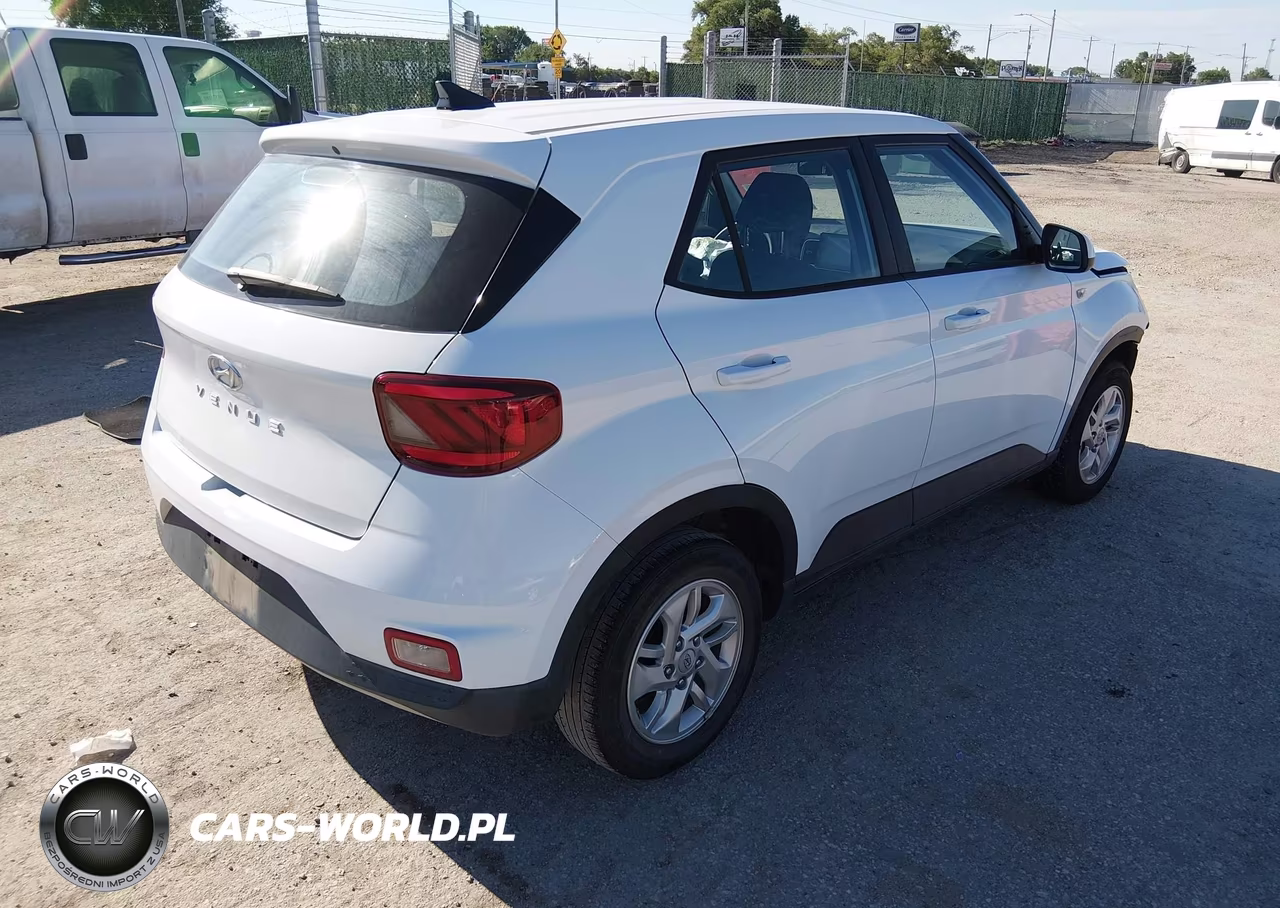 2021 Hyundai Venue Se VIN:KMHRB8A35MU126261 - 4