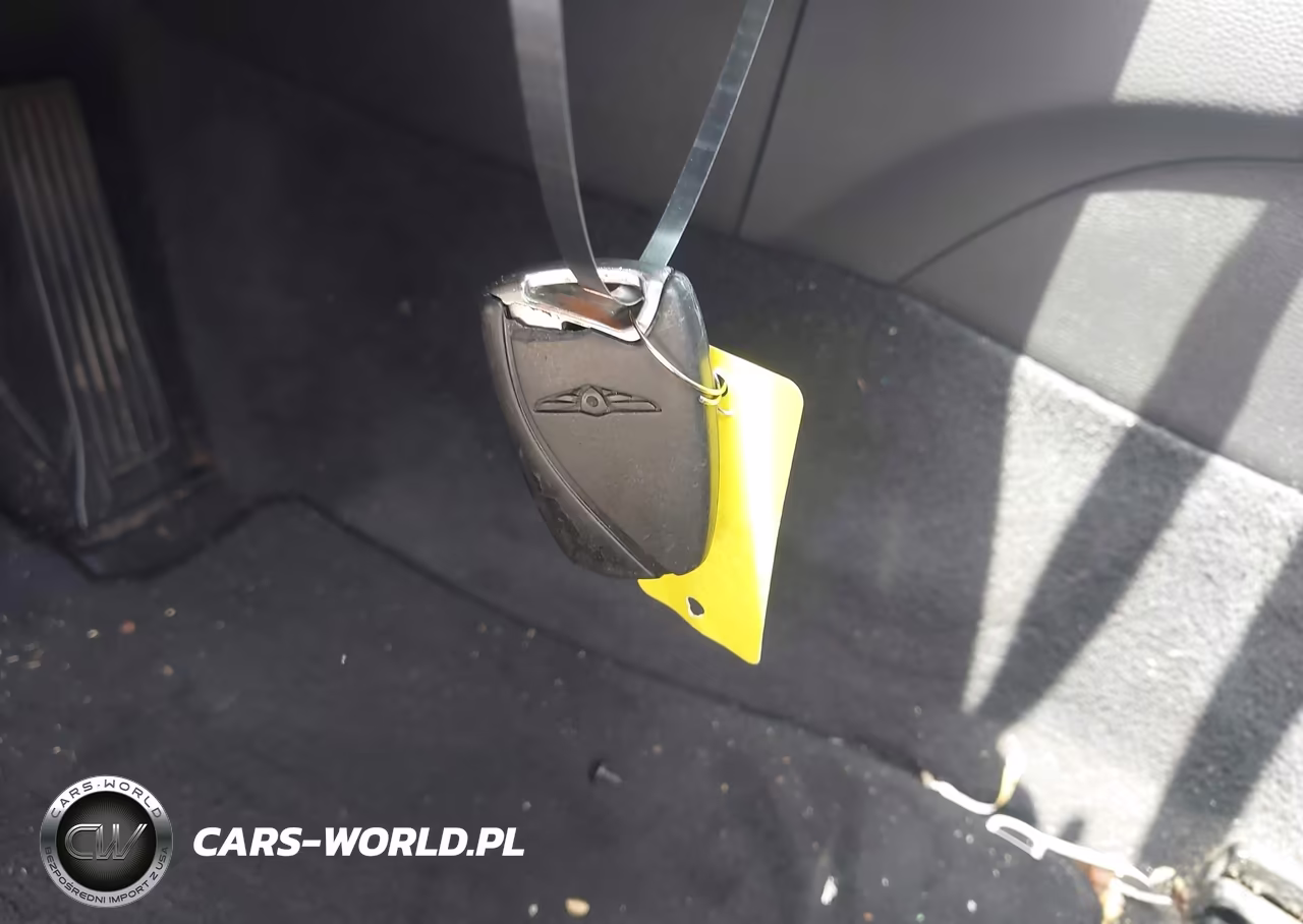 2015 Hyundai Genesis 3.8 VIN:KMHGN4JE8FU100281 - 11