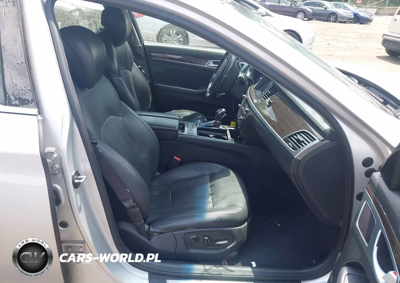 2015 Hyundai Genesis 3.8 VIN:KMHGN4JE8FU100281 - 5