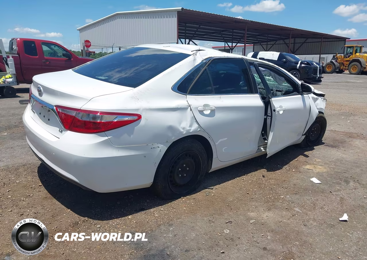 2015 Toyota Camry Le VIN:4T1BF1FK8FU106716 - 4