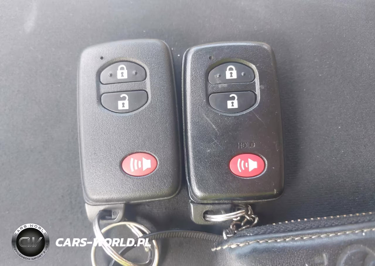 2012 Toyota Prius V Two VIN:JTDZN3EU0C3159996 - 11