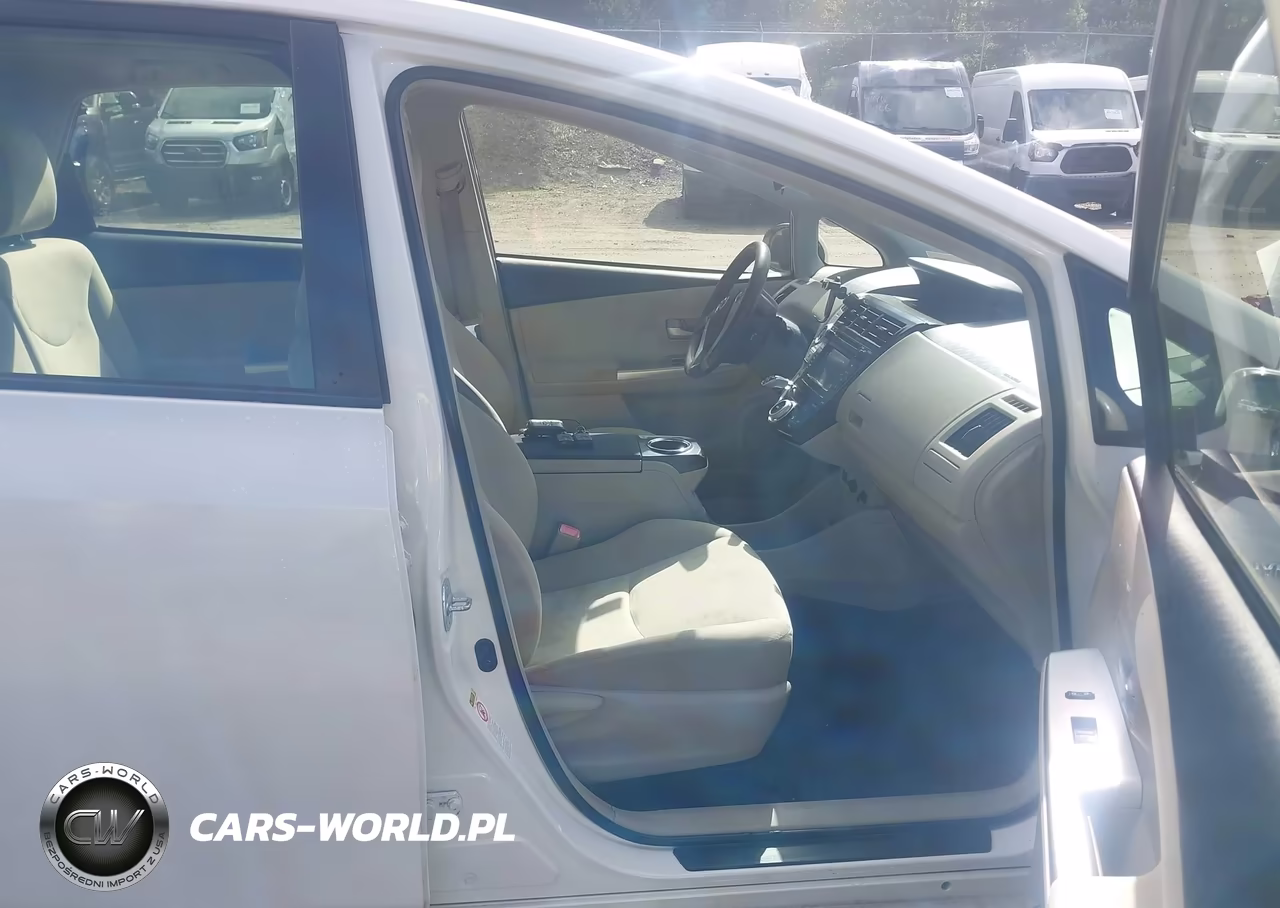 2012 Toyota Prius V Two VIN:JTDZN3EU0C3159996 - 5