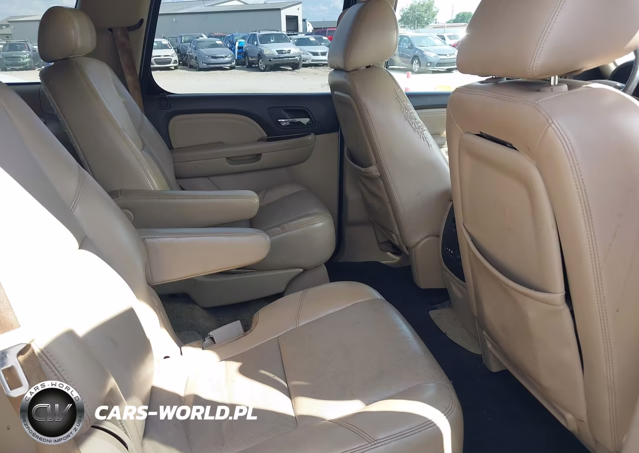 2010 GMC Yukon Denali VIN:1GKUKEEF5AR105463 - 8