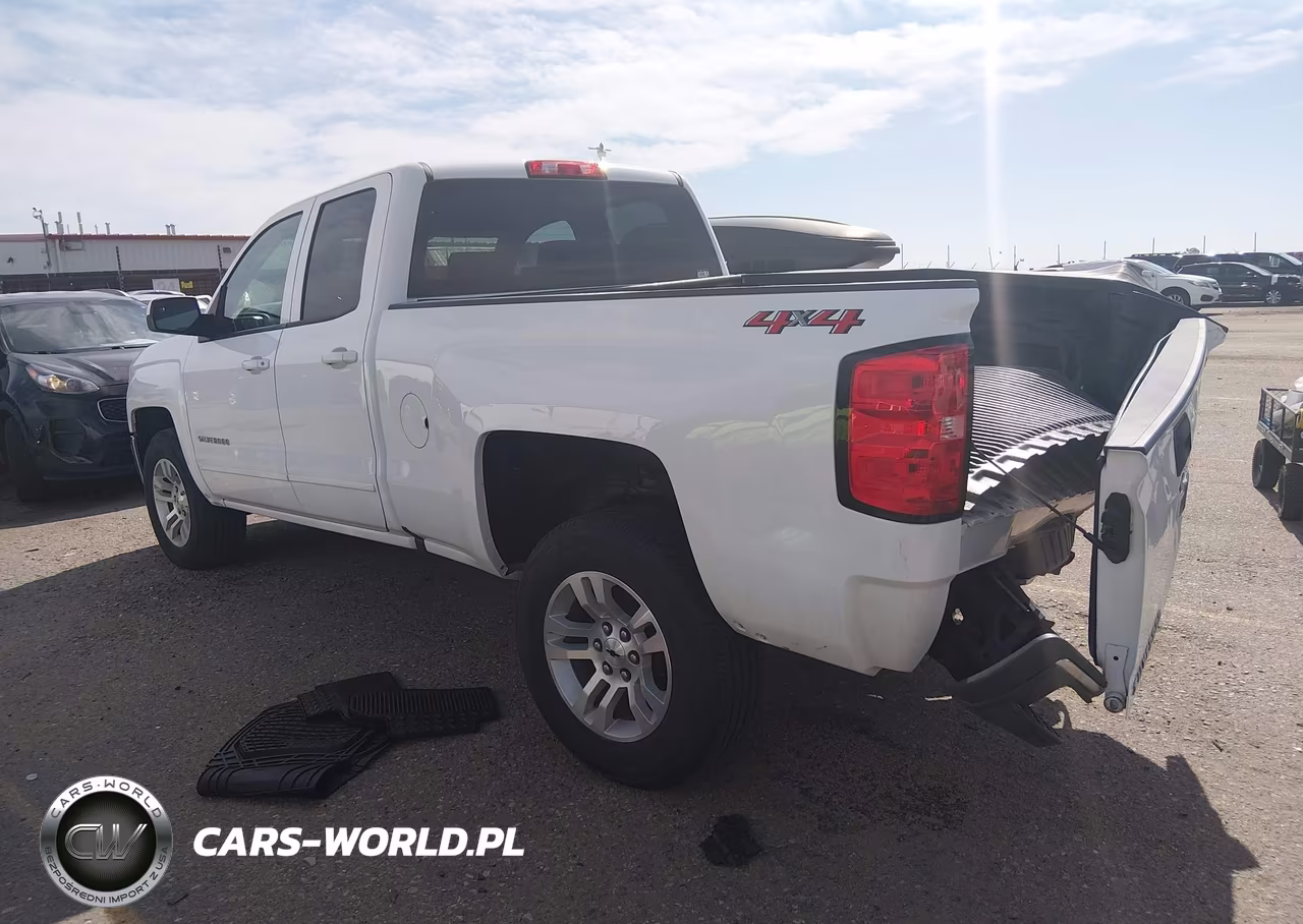 2018 Chevrolet Silverado 1500 Lt VIN:1GCVKREH9JZ382318 - 3