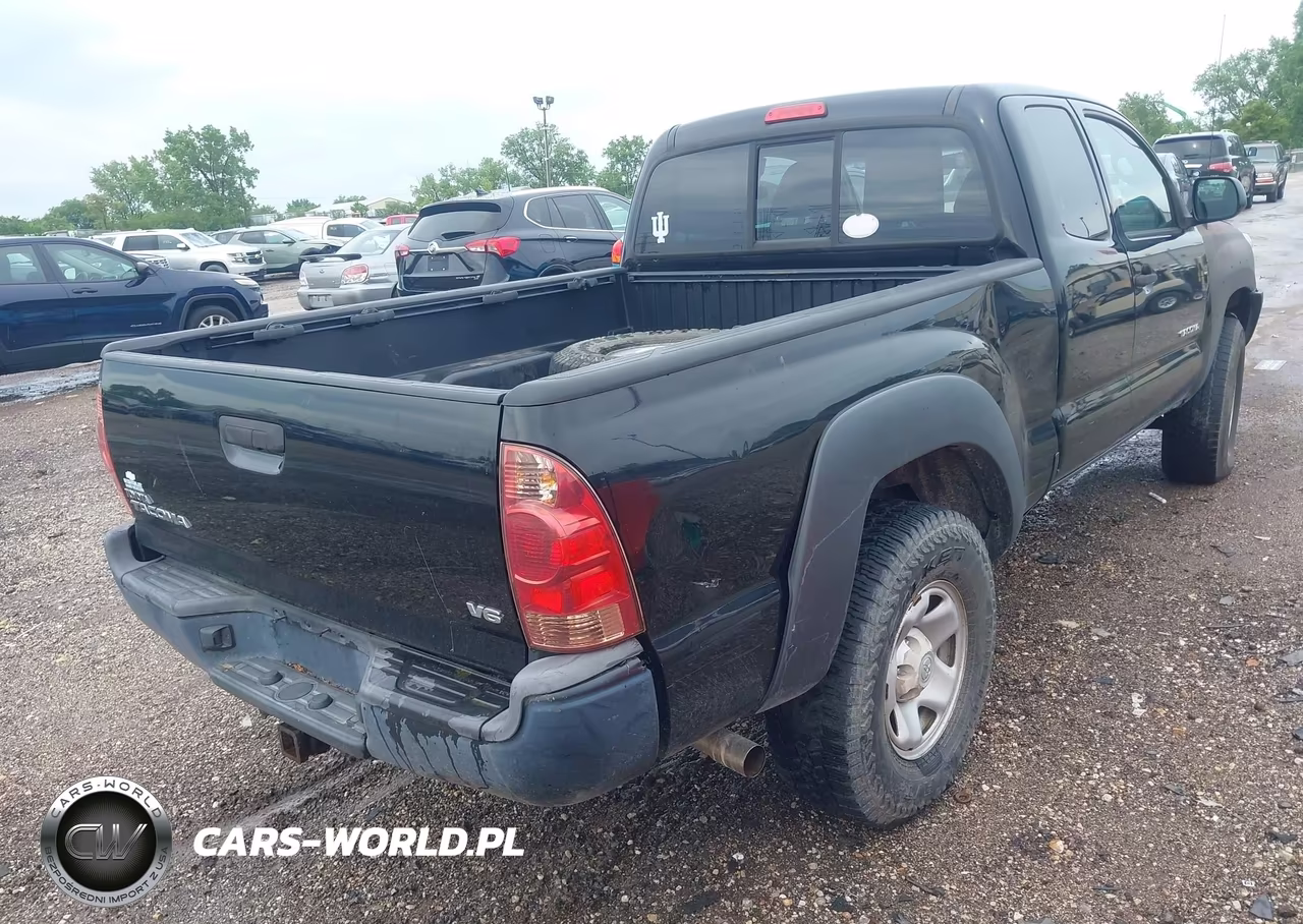 2013 Toyota Tacoma Base V6 VIN:5TFUU4EN0DX075893 - 4