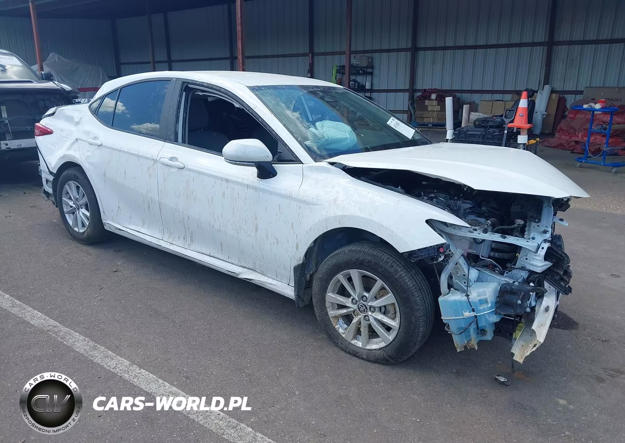 2025 Toyota Camry Le – zdjęcie 1 z 17