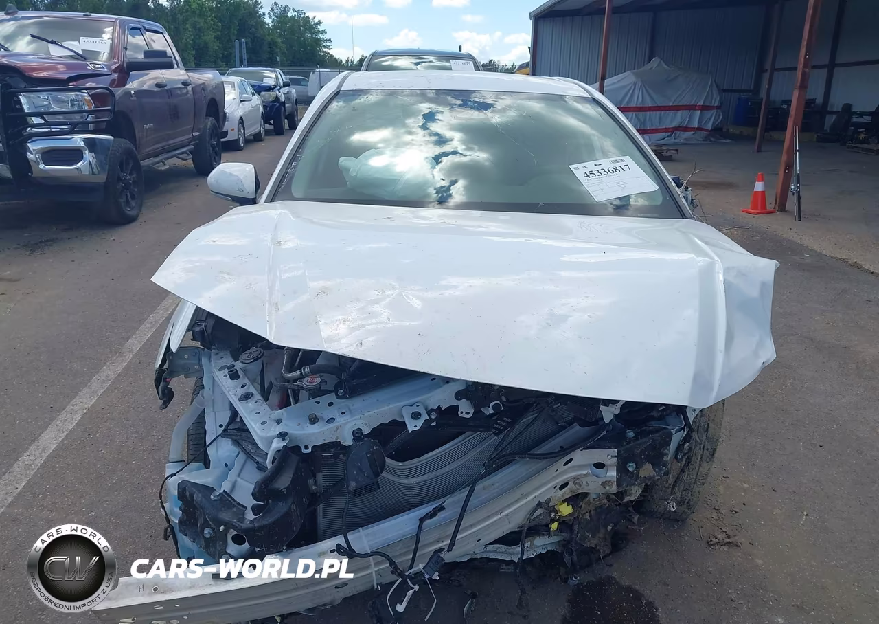 2025 Toyota Camry Le VIN:4T1DBADK5SU027571 - 13