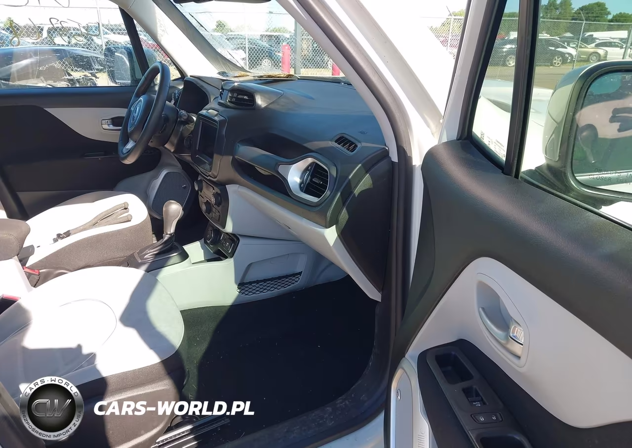 2018 Jeep Renegade Latitude 4X4 VIN:ZACCJBBB4JPH98308 - 5