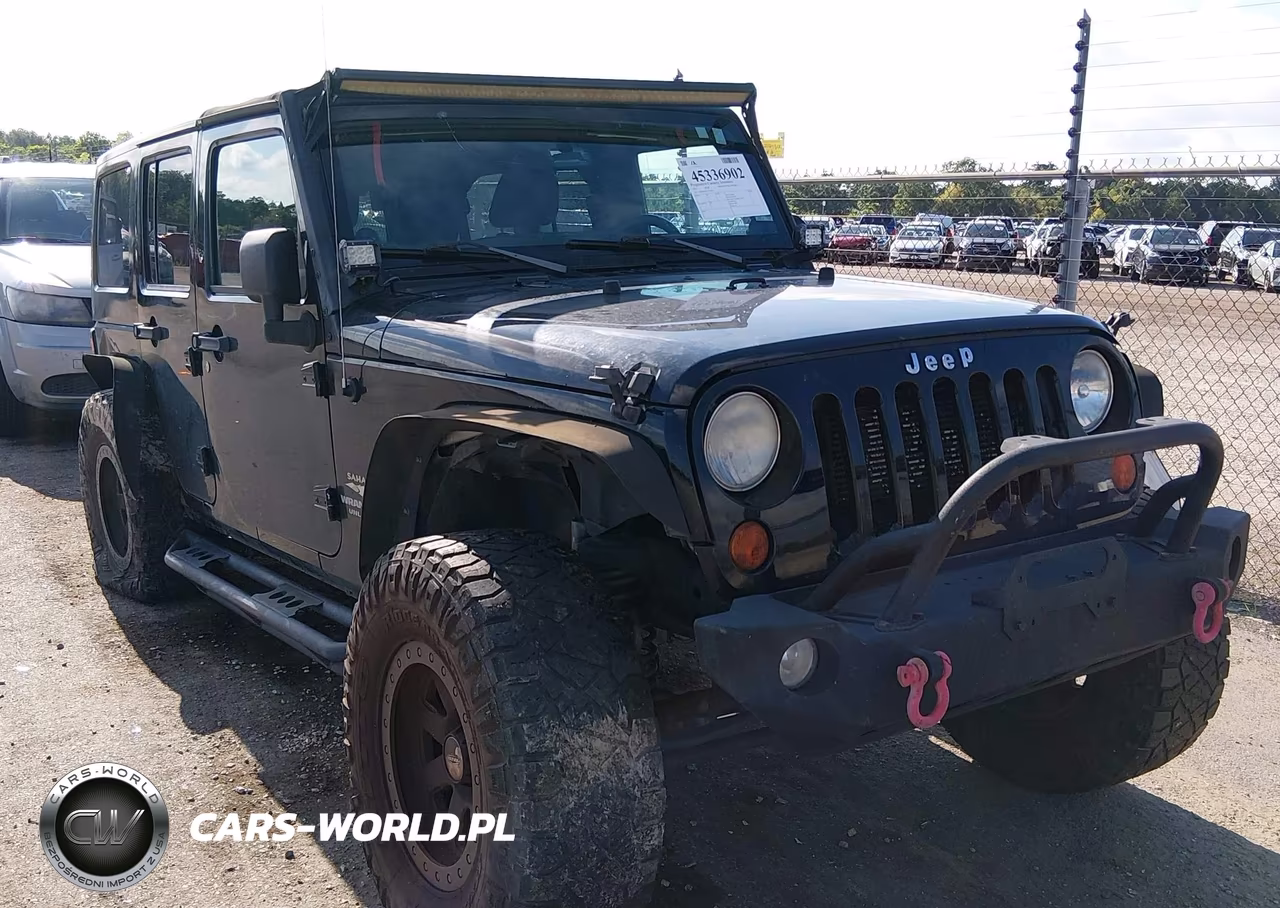 2012 Jeep Wrangler Unlimited Sahara – zdjęcie 1 z 17