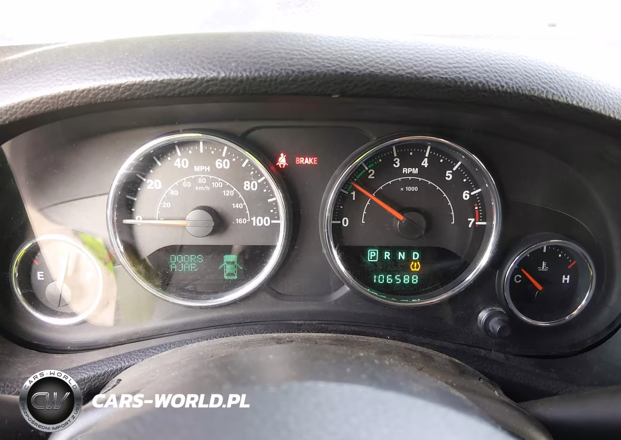 2012 Jeep Wrangler Unlimited Sahara VIN:1C4BJWEG2CL227935 - 7