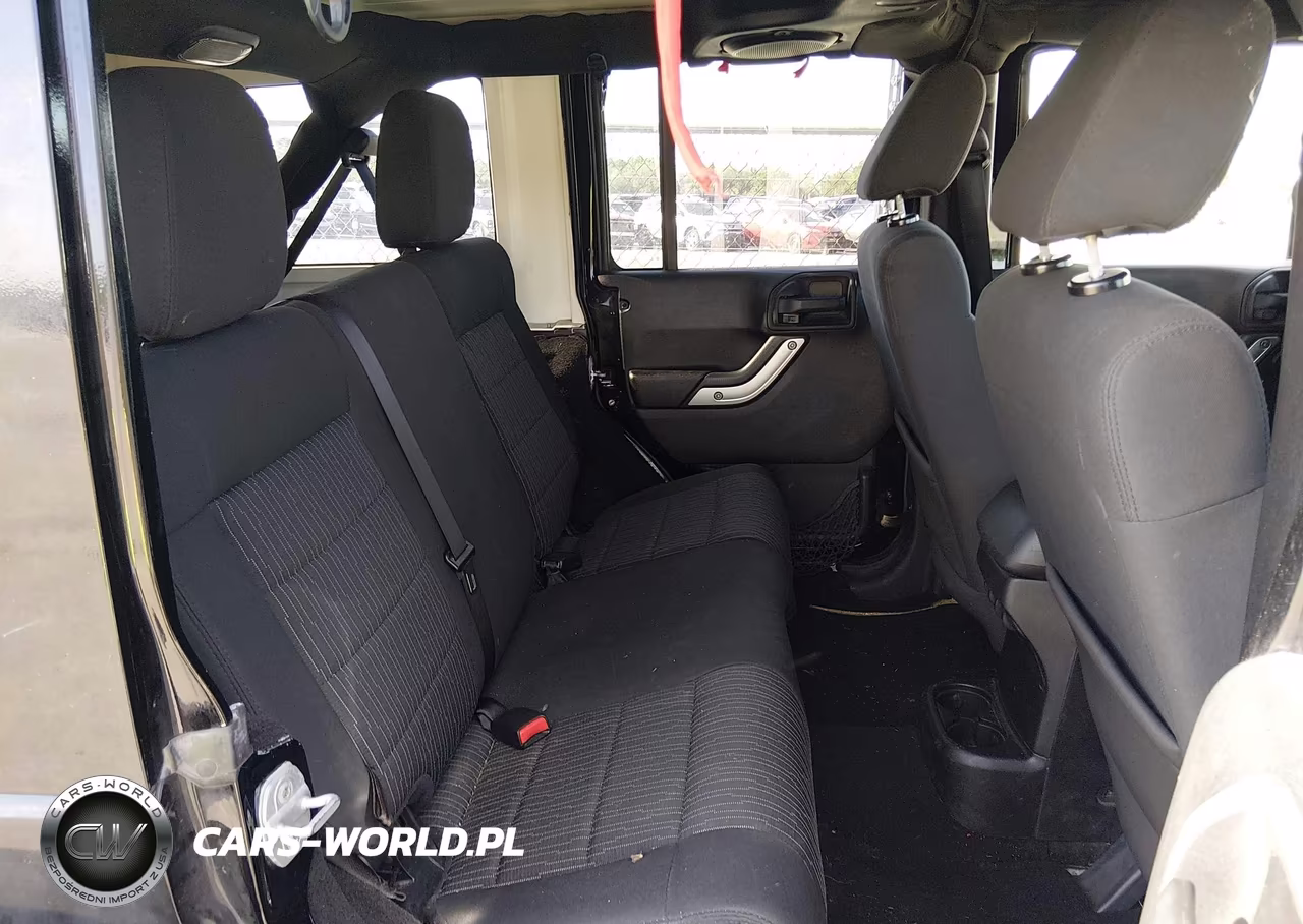 2012 Jeep Wrangler Unlimited Sahara VIN:1C4BJWEG2CL227935 - 8