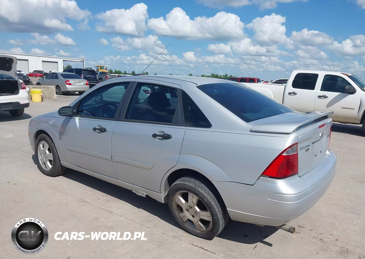 2005 Ford Focus Zx4 VIN:1FAFP34N55W298455 - 3
