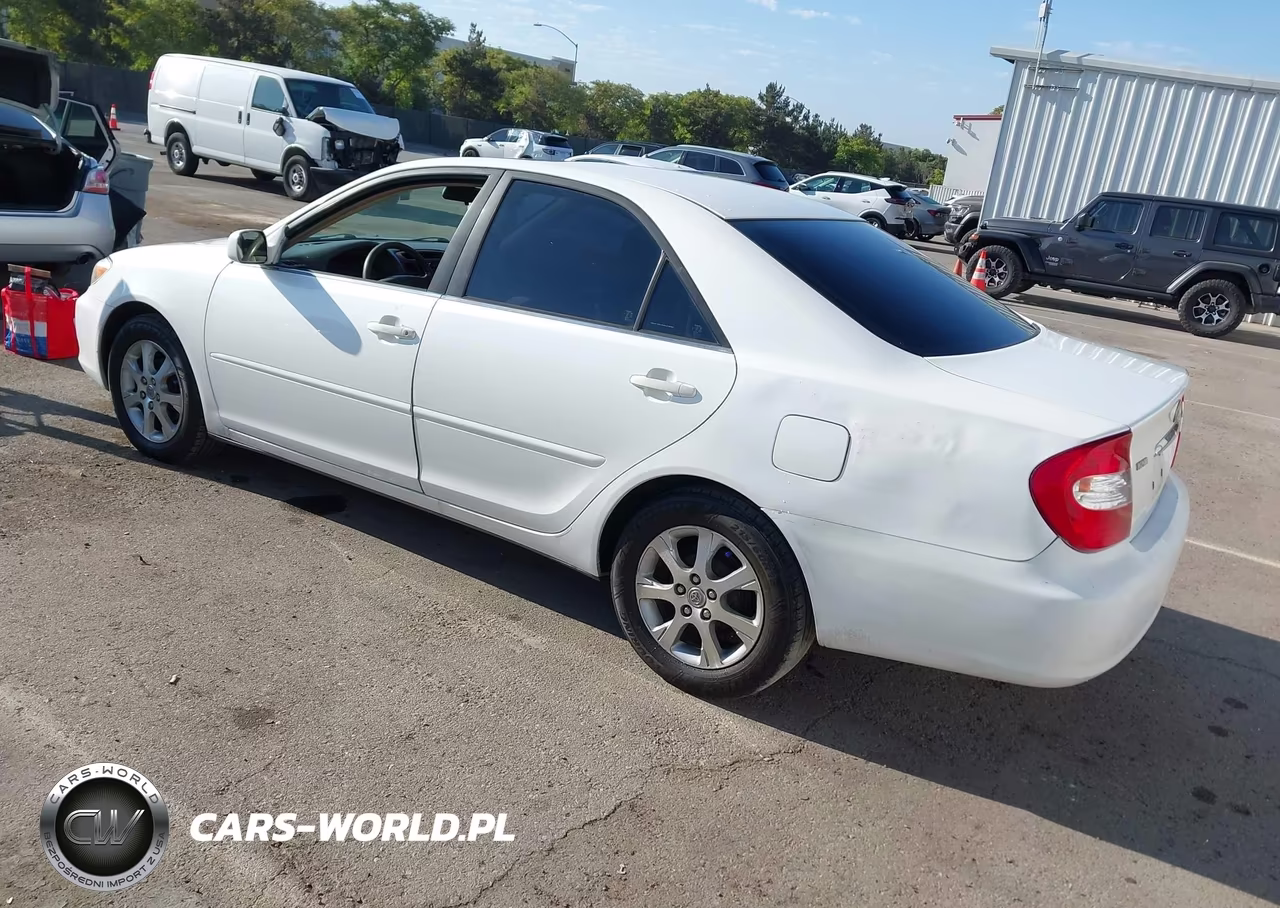2004 Toyota Camry Le VIN:JTDBE32K440265116 - 3