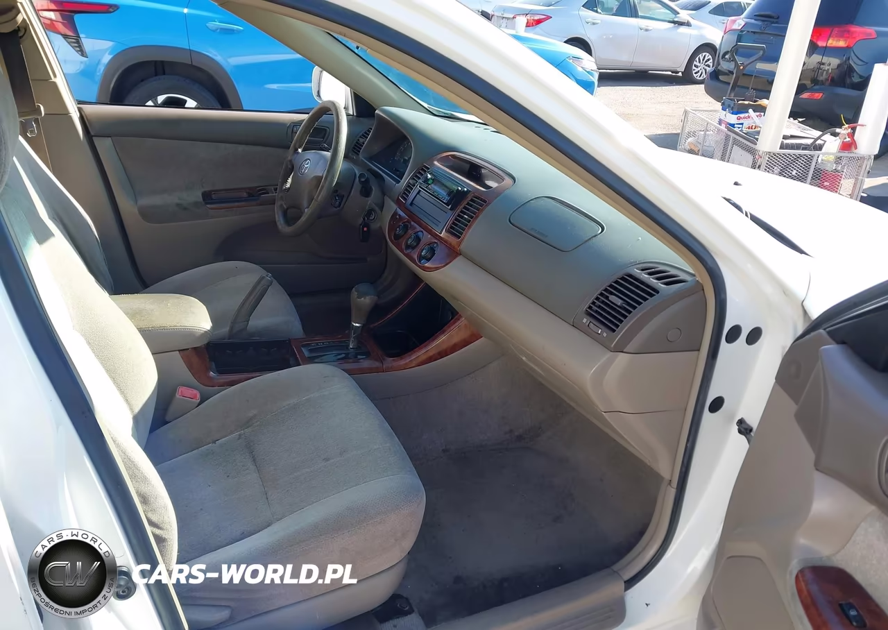 2004 Toyota Camry Le VIN:JTDBE32K440265116 - 5