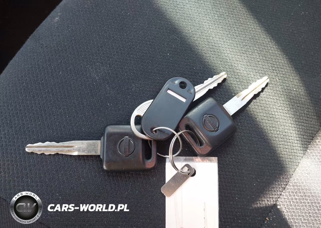 2017 Nissan Versa Note S Plus VIN:3N1CE2CP6HL378263 - 11