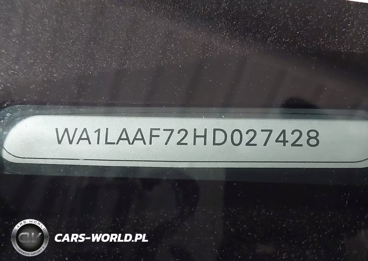 2017 Audi Q7 3.0T Premium VIN:WA1LAAF72HD027428 - 9