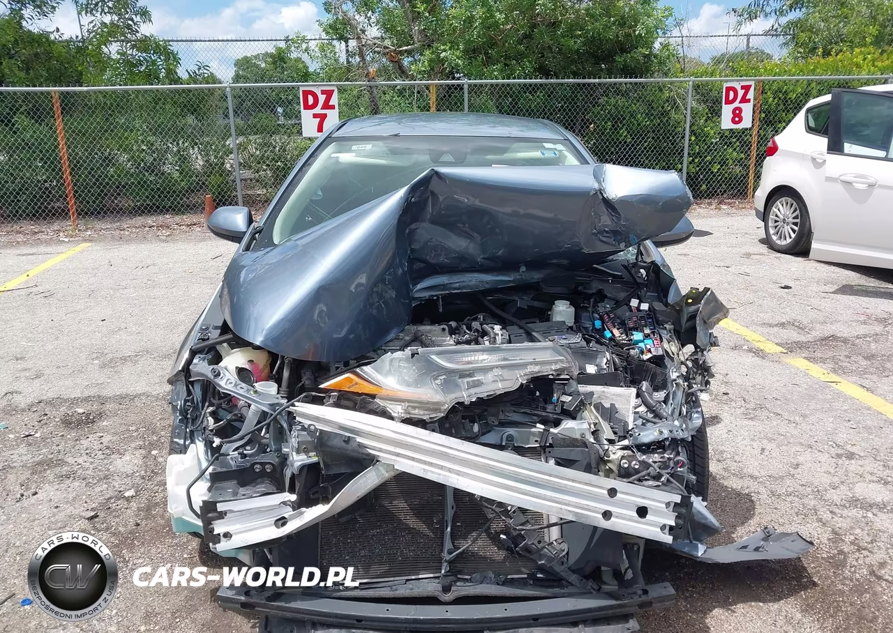 2020 Toyota Corolla Le VIN:5YFEPRAE7LP038044 - 6