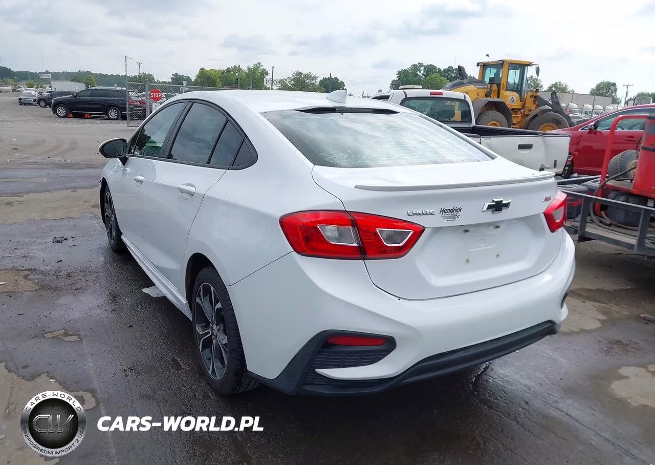 2019 Chevrolet Cruze Lt VIN:1G1BE5SM0K7138342 - 3