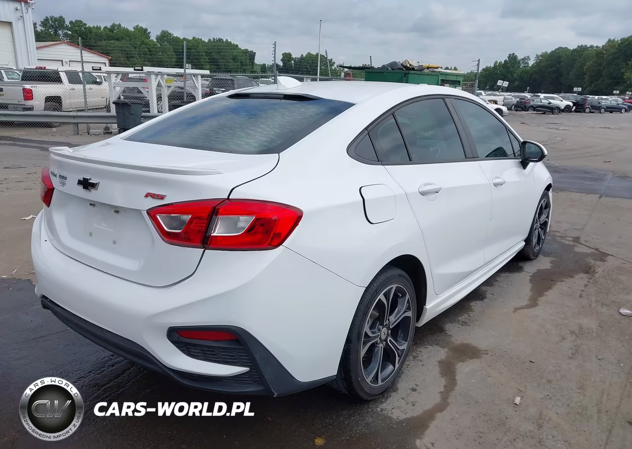 2019 Chevrolet Cruze Lt VIN:1G1BE5SM0K7138342 - 4