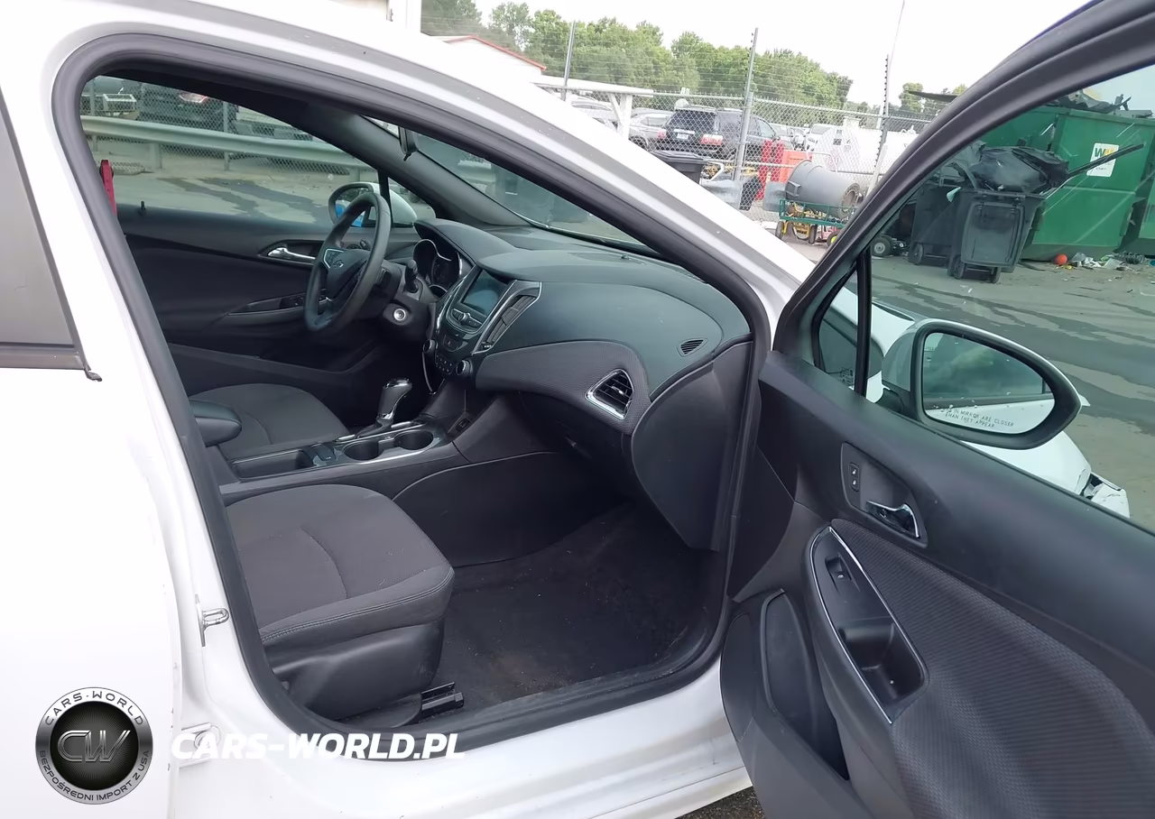 2019 Chevrolet Cruze Lt VIN:1G1BE5SM0K7138342 - 5