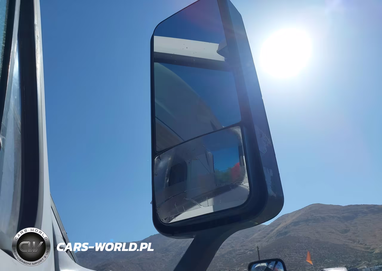 2018 Freightliner Cascadia 125 VIN:3AKNGLDR9JSJJ0103 - 15