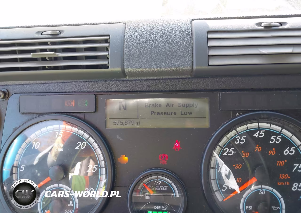 2018 Freightliner Cascadia 125 VIN:3AKNGLDR9JSJJ0103 - 6