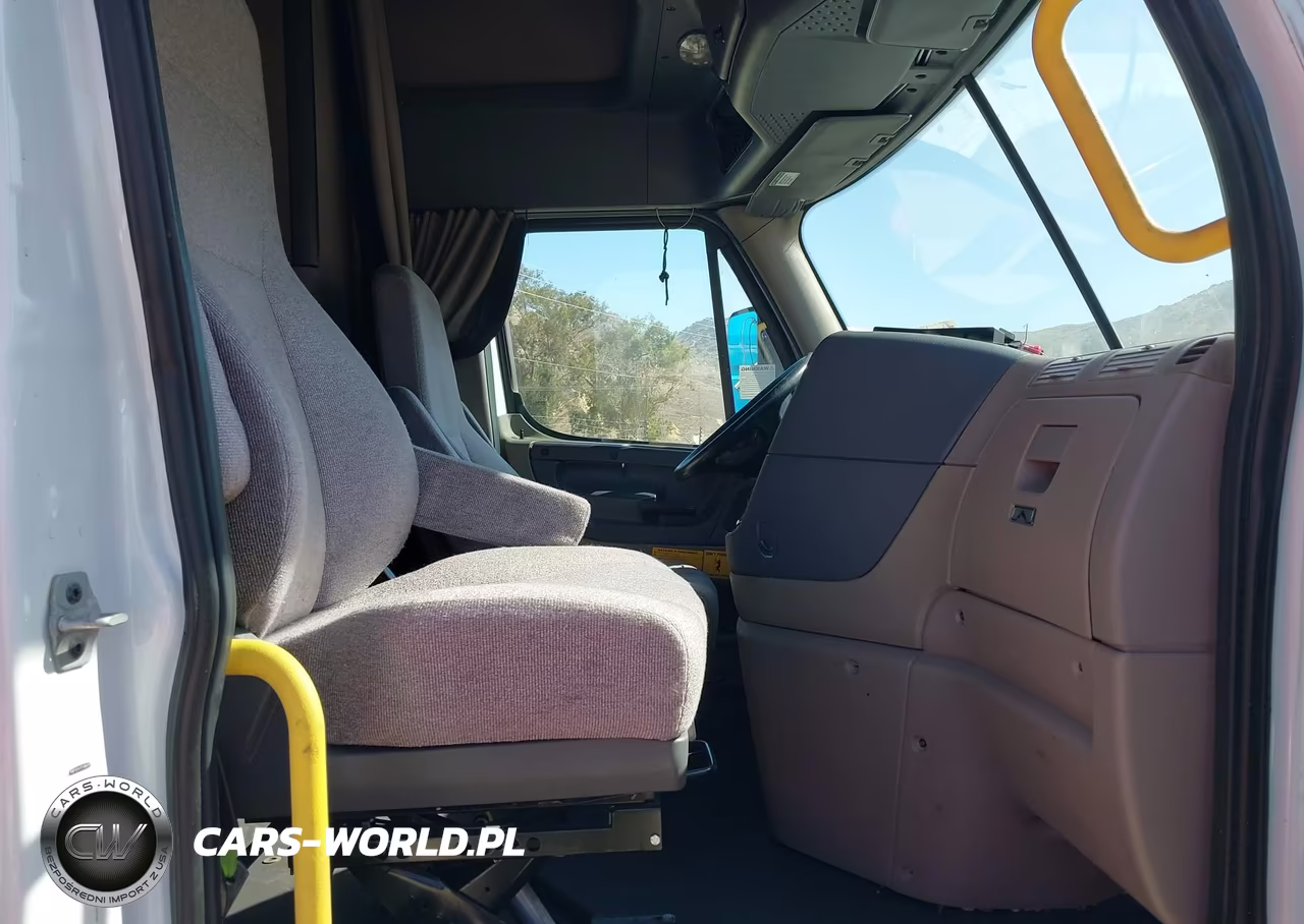 2018 Freightliner Cascadia 125 VIN:3AKNGLDR9JSJJ0103 - 8