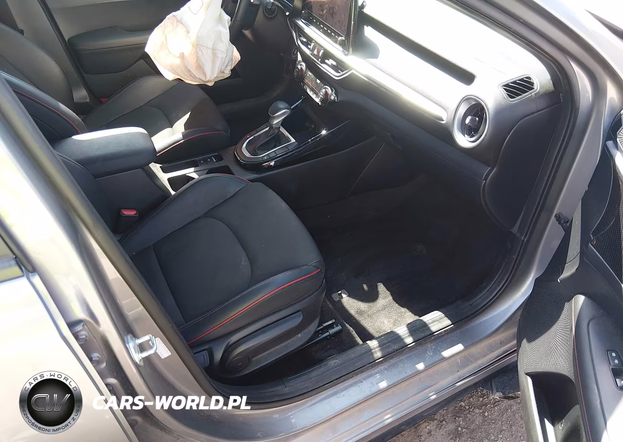 2024 Kia Forte Gt VIN:3KPF44AC2RE831017 - 5