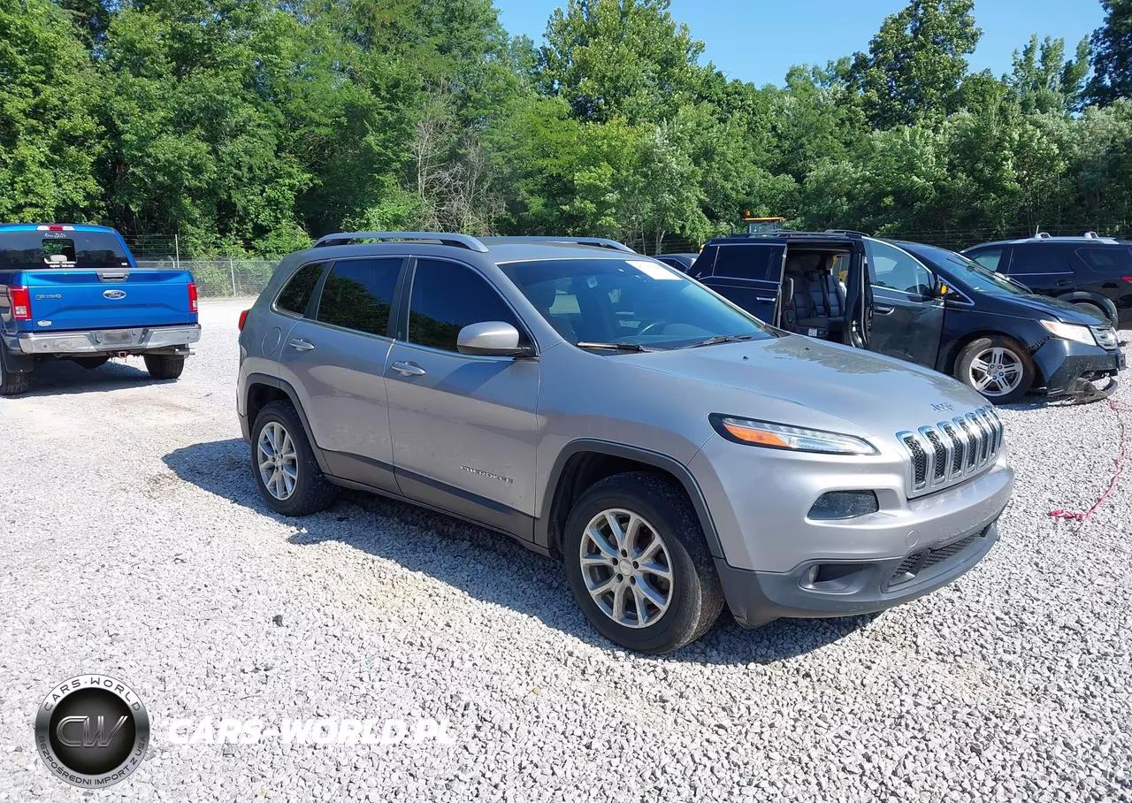 2015 Jeep Cherokee Latitude – zdjęcie 1 z 19