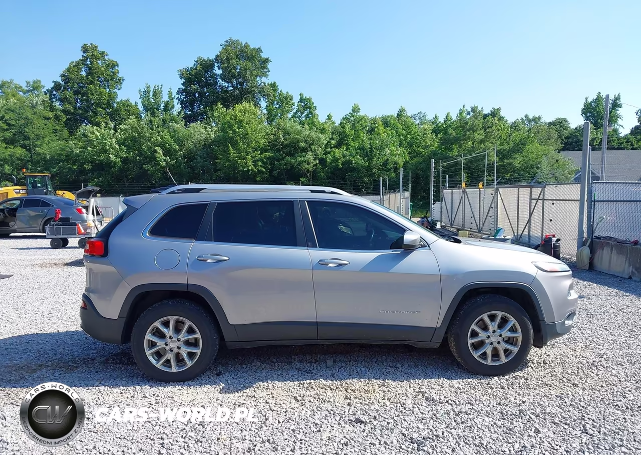 2015 Jeep Cherokee Latitude VIN:1C4PJMCS9FW600215 - 13