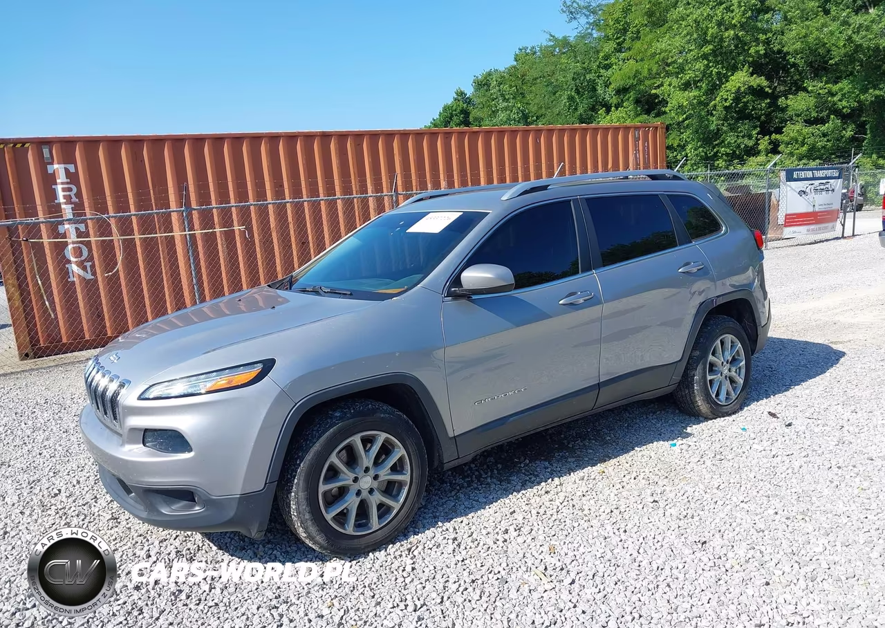 2015 Jeep Cherokee Latitude VIN:1C4PJMCS9FW600215 - 2