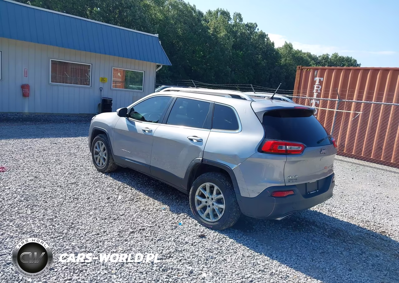 2015 Jeep Cherokee Latitude VIN:1C4PJMCS9FW600215 - 3