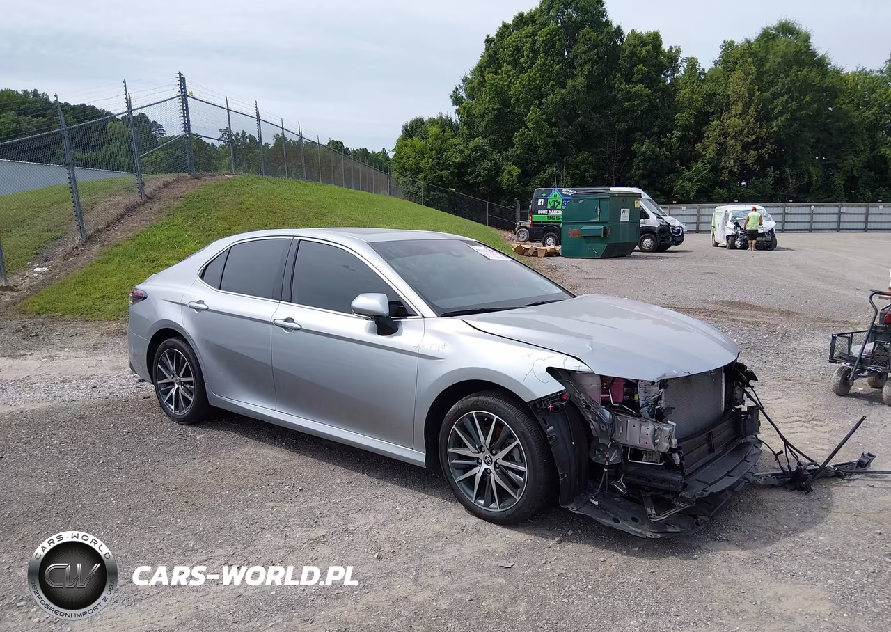 2022 Toyota Camry Xle Hybrid
