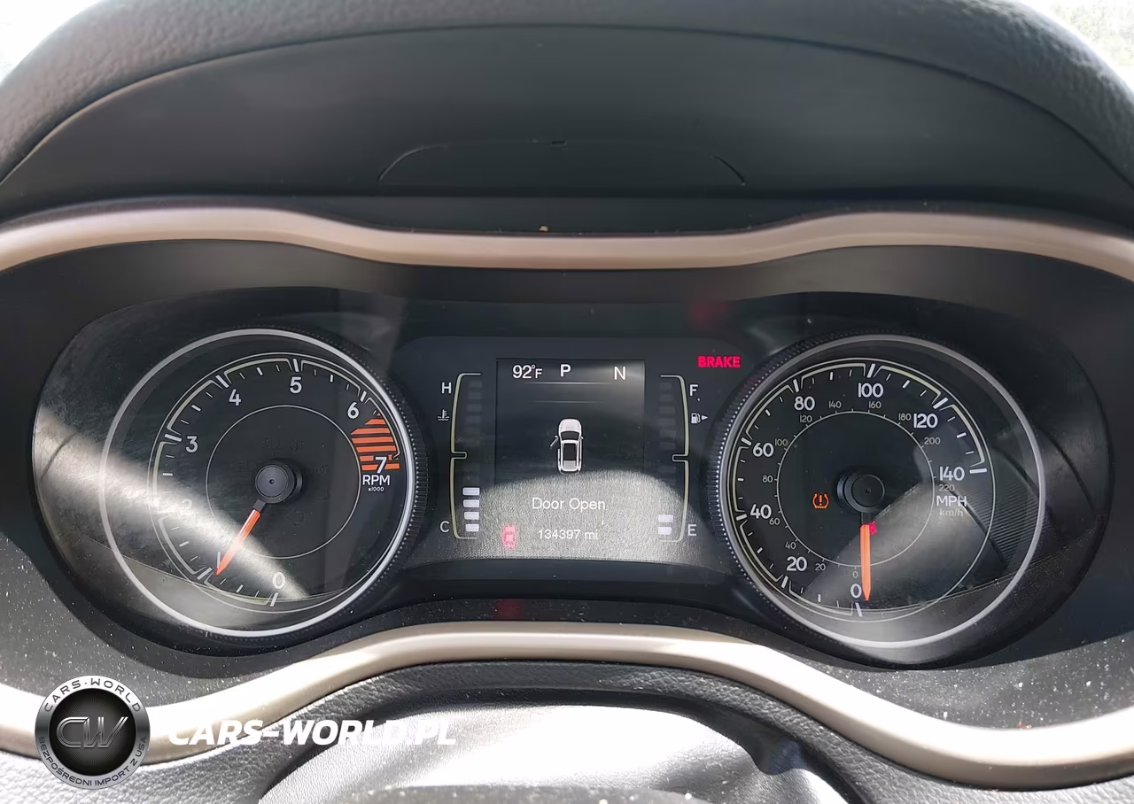 2018 Jeep Cherokee Latitude Fwd VIN:1C4PJLCB6JD566023 - 7