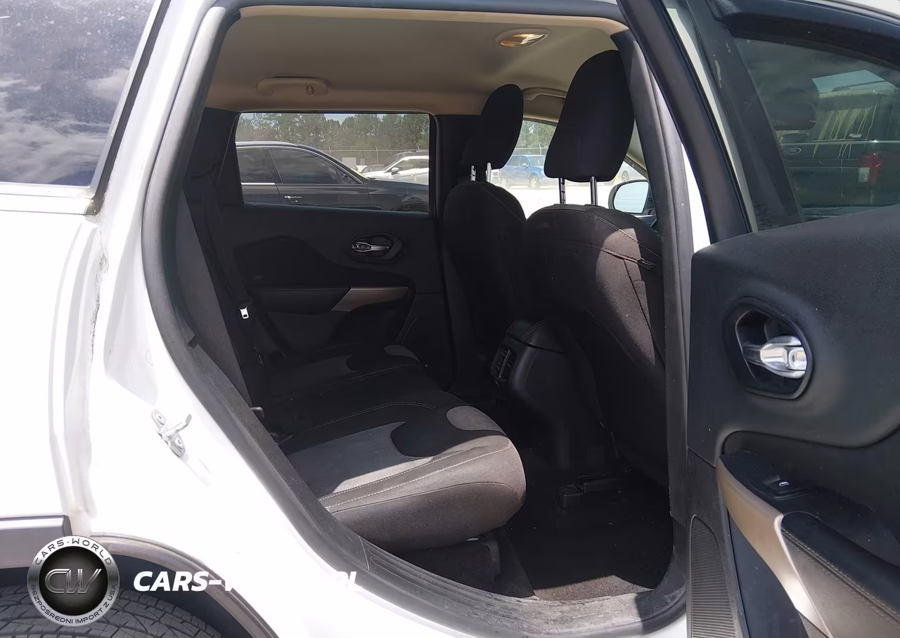 2018 Jeep Cherokee Latitude Fwd VIN:1C4PJLCB6JD566023 - 8